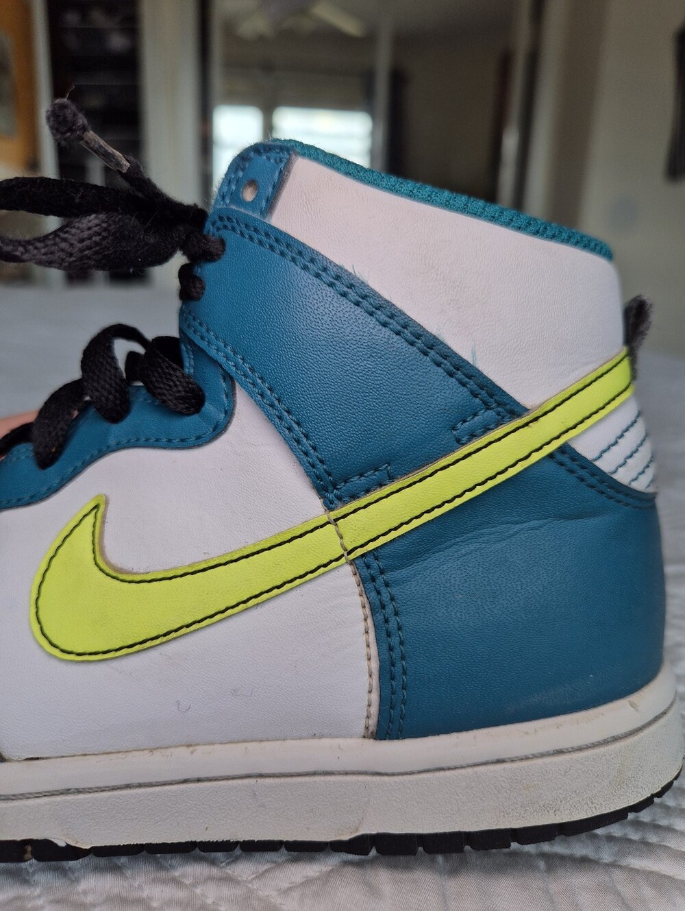 VGUC Nike Dunk High Sneakers Bright Spruce Volt colorway Youth Boys 1.5 - Picture 4 of 13